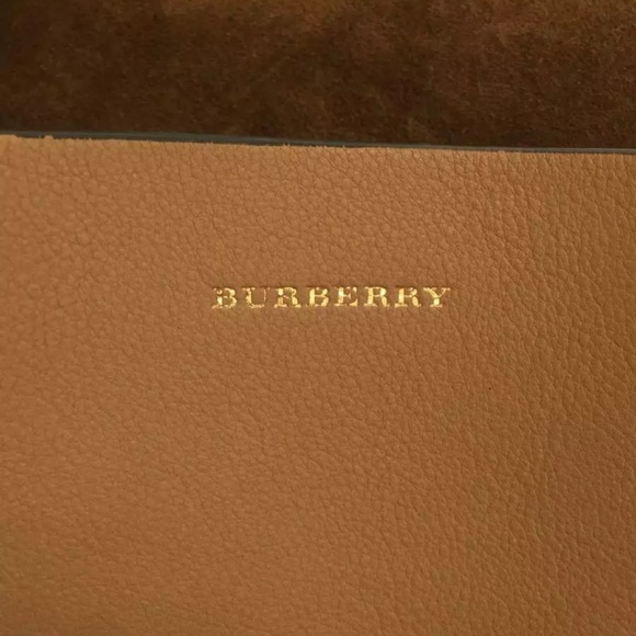 BURBERRY Light Camel Leather Grommet Detail Hobo Bag brown leather with tag - Picture 3 of 4